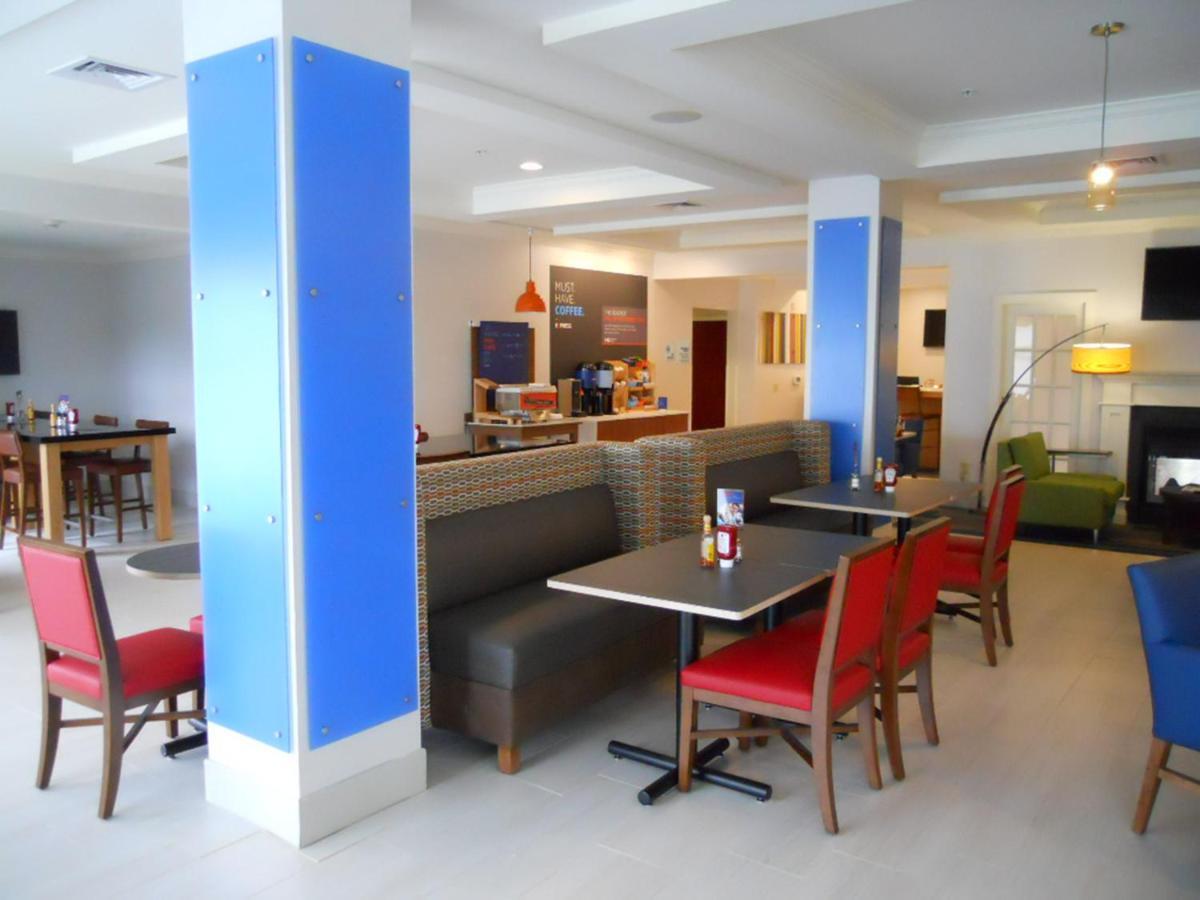 Holiday Inn Express Hotel & Suites Bethlehem Airport/Allentown Area By Ihg Εξωτερικό φωτογραφία