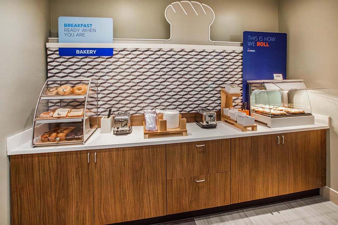Holiday Inn Express Hotel & Suites Bethlehem Airport/Allentown Area By Ihg Εξωτερικό φωτογραφία